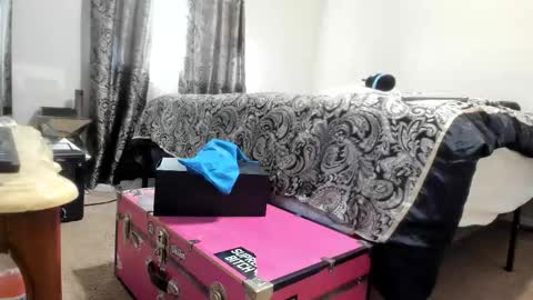 Jeri Lynn online show from February 12, 1:46 pm