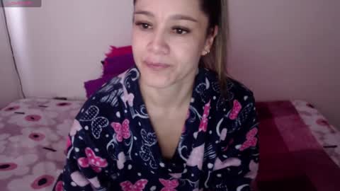 Snapshot of jessi_robertss chatting on December 20, 1:43 pm jessica online show from December 20, 1:43 pm