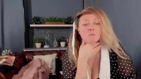 Jessica online show from November 5, 3:06 pm