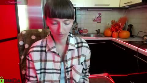 jessicaforris online show from September 26, 7:50 am