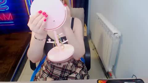 Victoria online show from April 6, 7:48 pm