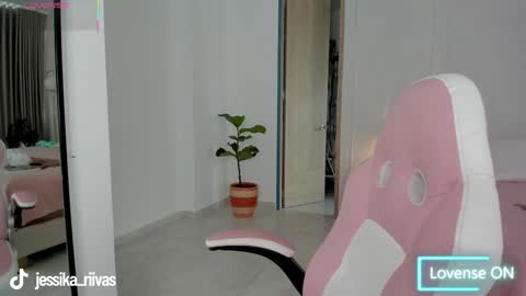    online show from November 13, 3:55 pm