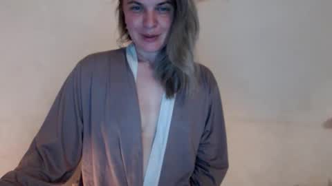 jessyangels online show from April 19, 7:05 pm