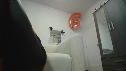 jesy online show from October 31, 7:45 am