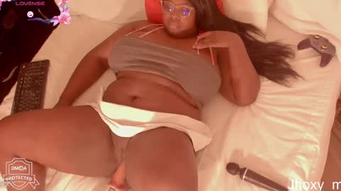 Snapshot of jhoxy_m chatting on March 5, 4:35 am Hello iam hoxy ready to get wet online show from March 5, 4:35 am