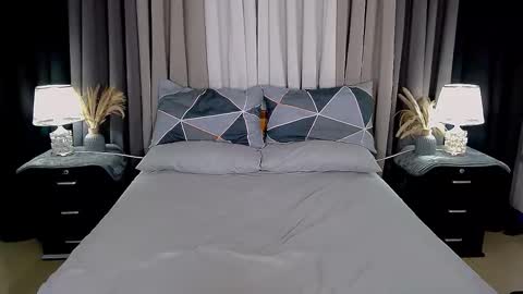 jhuliana_and_charles_room online show from September 16, 4:31 am