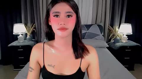 jhuliana_and_charles_room online show from September 24, 4:33 am