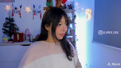 Snapshot of ji_hyun chatting on December 14, 3:17 am Ji  online show from December 14, 3:17 am