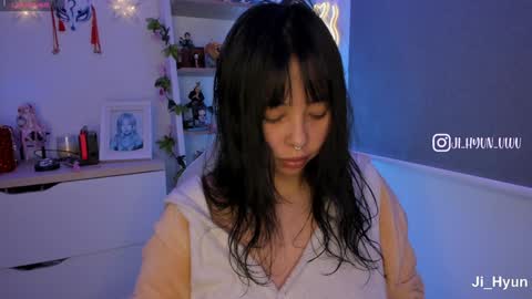 Snapshot of ji_hyun chatting on December 12, 5:52 am Ji  online show from December 12, 5:52 am