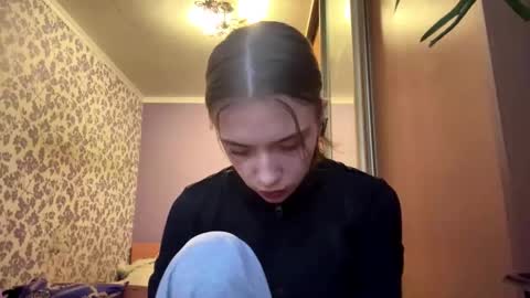 Josseline online show from February 18, 2:27 pm