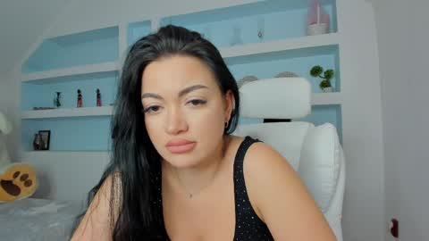 Juliee online show from April 17, 4:42 pm