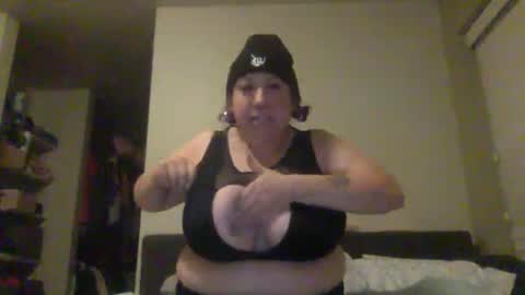 Jizzylizzygirl online show from November 18, 1:17 am