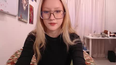 joan_kiss online show from October 15, 3:31 am