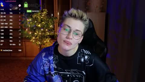 J online show from March 11, 9:50 pm