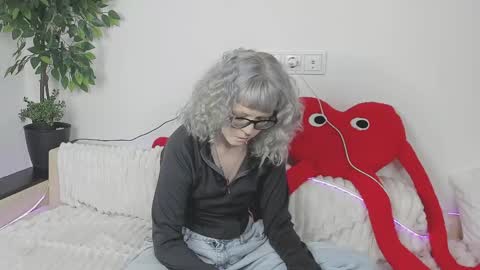 Emma online show from April 14, 4:34 am