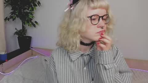 Emma online show from April 5, 5:06 am