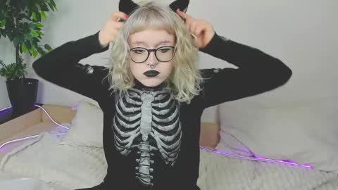 Emma online show from April 7, 4:47 am