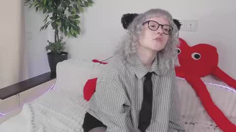 Emma online show from April 15, 5:08 am