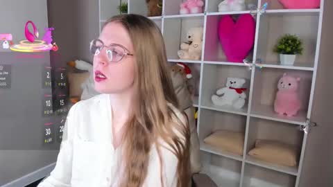 joann_shermann online show from January 16, 1:23 am