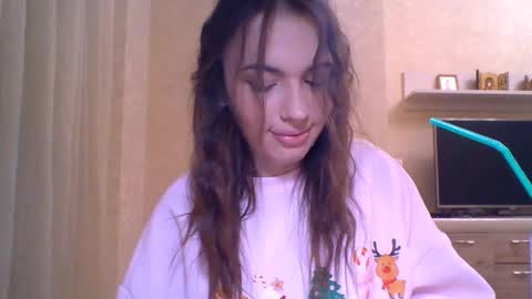 Jennifer online show from December 19, 7:28 pm