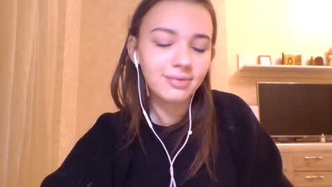 Jennifer online show from December 17, 7:07 pm