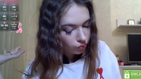 Jennifer online show from April 19, 8:44 pm