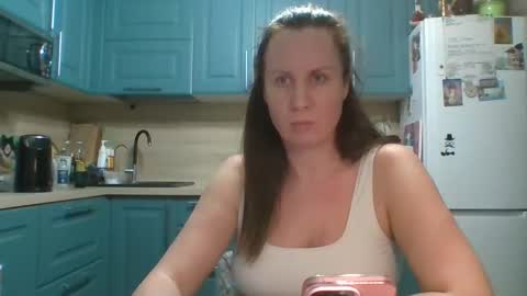 you can call me my Queen online show from May 15, 11:40 pm