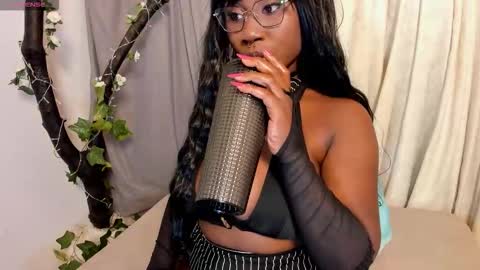 Clara online show from October 5, 10:31 am