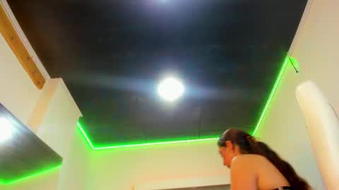 jolie_js online show from May 4, 12:31 pm