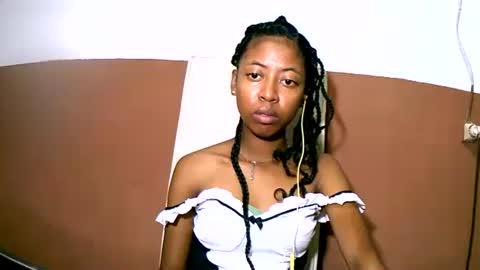 Snapshot of joliekah27 chatting on February 19, 10:31 pm joliekah27 online show from February 19, 10:31 pm