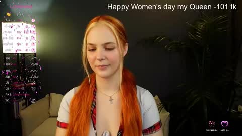 Snapshot of jolly_bean chatting on March 8, 12:39 pm Polly online show from March 8, 12:39 pm