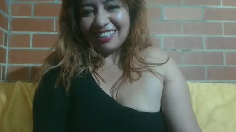 Snapshot of jones_scarlet chatting on February 18, 6:37 am Scarlet online show from February 18, 6:37 am