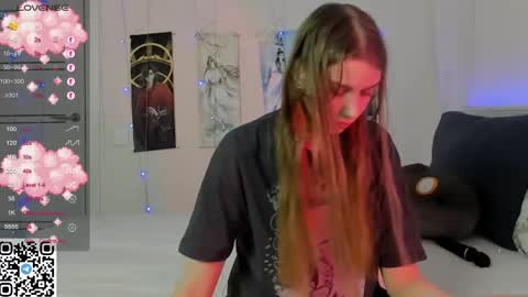 Snapshot of jorroger chatting on February 11, 8:42 pm Mila online show from February 11, 8:42 pm