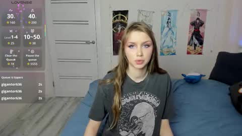 Snapshot of jorroger chatting on October 10, 7:02 am Mila online show from October 10, 7:02 am