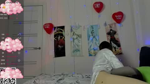 Snapshot of jorroger chatting on February 18, 11:41 pm Mila online show from February 18, 11:41 pm