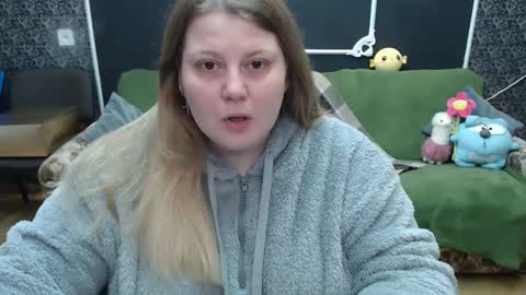 Snapshot of josiesun771 chatting on March 3, 6:53 am josiesun771 online show from March 3, 6:53 am