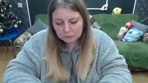 Snapshot of josiesun771 chatting on February 10, 7:04 am josiesun771 online show from February 10, 7:04 am