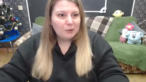 Snapshot of josiesun771 chatting on February 7, 7:07 am josiesun771 online show from February 7, 7:07 am