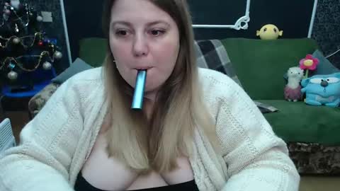 Snapshot of josiesun771 chatting on January 6, 7:20 am josiesun771 online show from January 6, 7:20 am