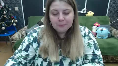 Snapshot of josiesun771 chatting on December 9, 6:55 am josiesun771 online show from December 9, 6:55 am