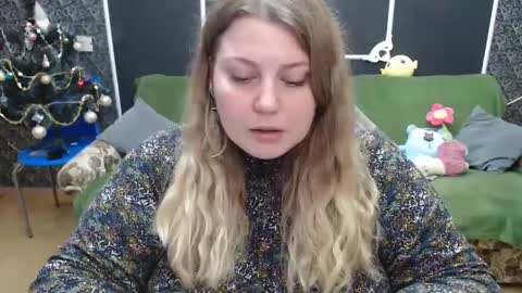 Snapshot of josiesun771 chatting on January 4, 7:34 am josiesun771 online show from January 4, 7:34 am