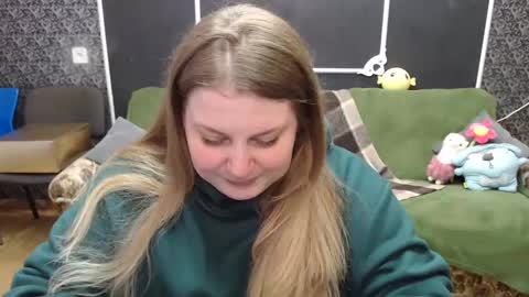 Snapshot of josiesun771 chatting on March 8, 7:46 am josiesun771 online show from March 8, 7:46 am