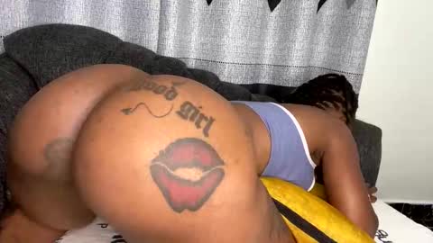 Butterflyass online show from March 13, 4:03 am