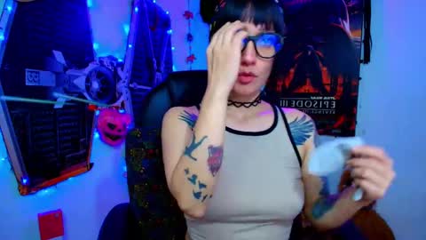 Juanita online show from April 14, 7:25 pm