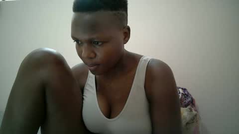 juicy_bella2 online show from September 24, 6:45 am