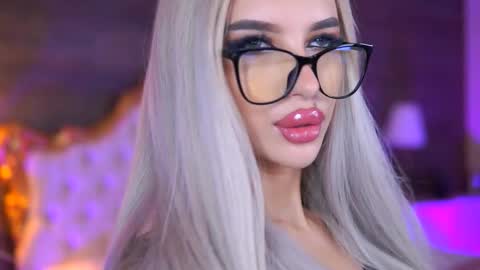 Jessye online show from September 16, 8:39 pm