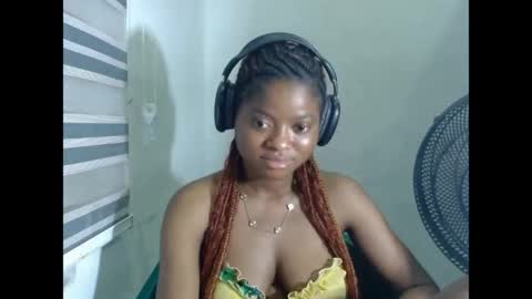 juicynpinkx online show from April 5, 5:56 pm