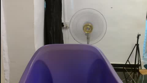 juicyxpink online show from April 15, 8:15 am