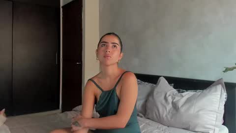 Snapshot of juieth_gv chatting on September 8, 3:33 pm Andry but call me yulieth online show from September 8, 3:33 pm