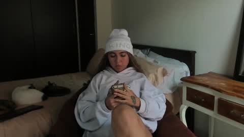 Snapshot of juieth_gv chatting on January 24, 4:49 pm Andry but call me yulieth online show from January 24, 4:49 pm